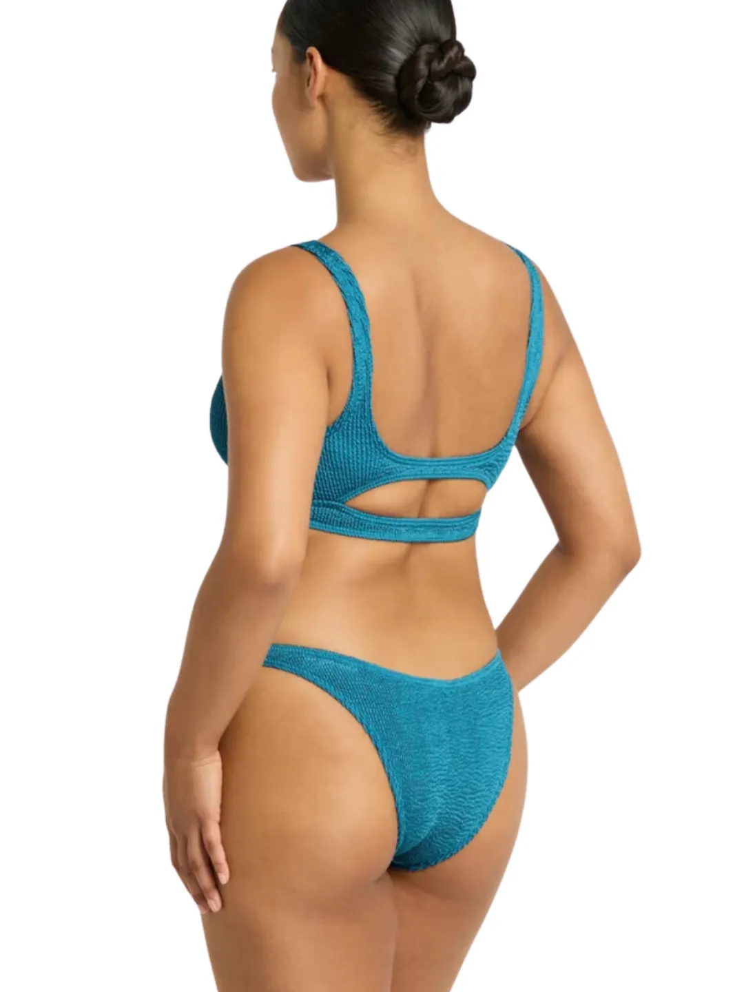 Bond Eye ring scene brief ocean shimmer