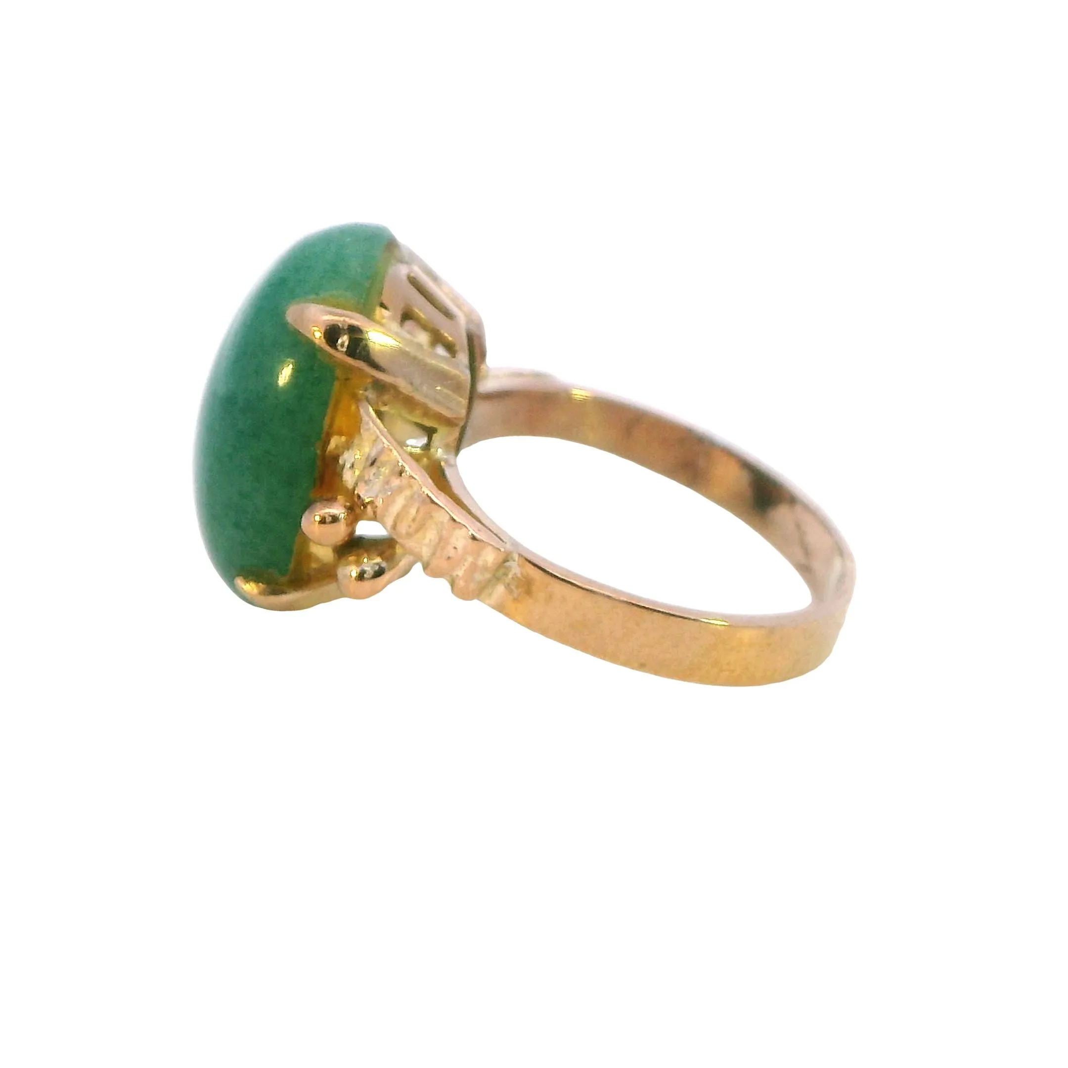 Charming Green Aventurine Quartz Ring Set in Gold Plating