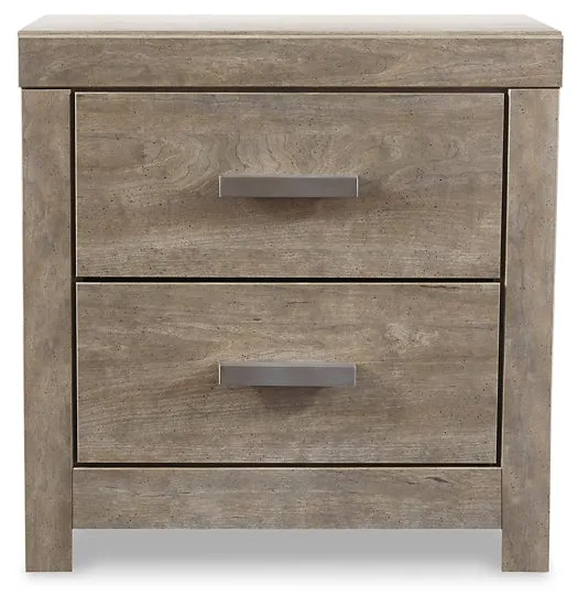 Culverbach Queen Panel Bed with Mirrored Dresser, Chest and 2 Nightstands