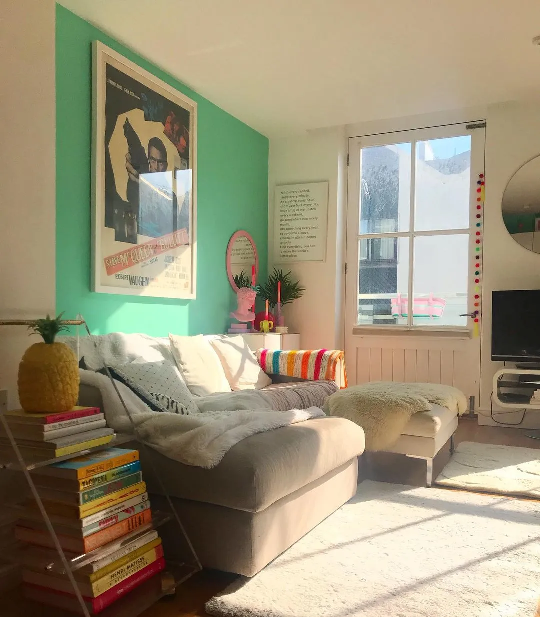 Electric Mint Green matt emulsion paint