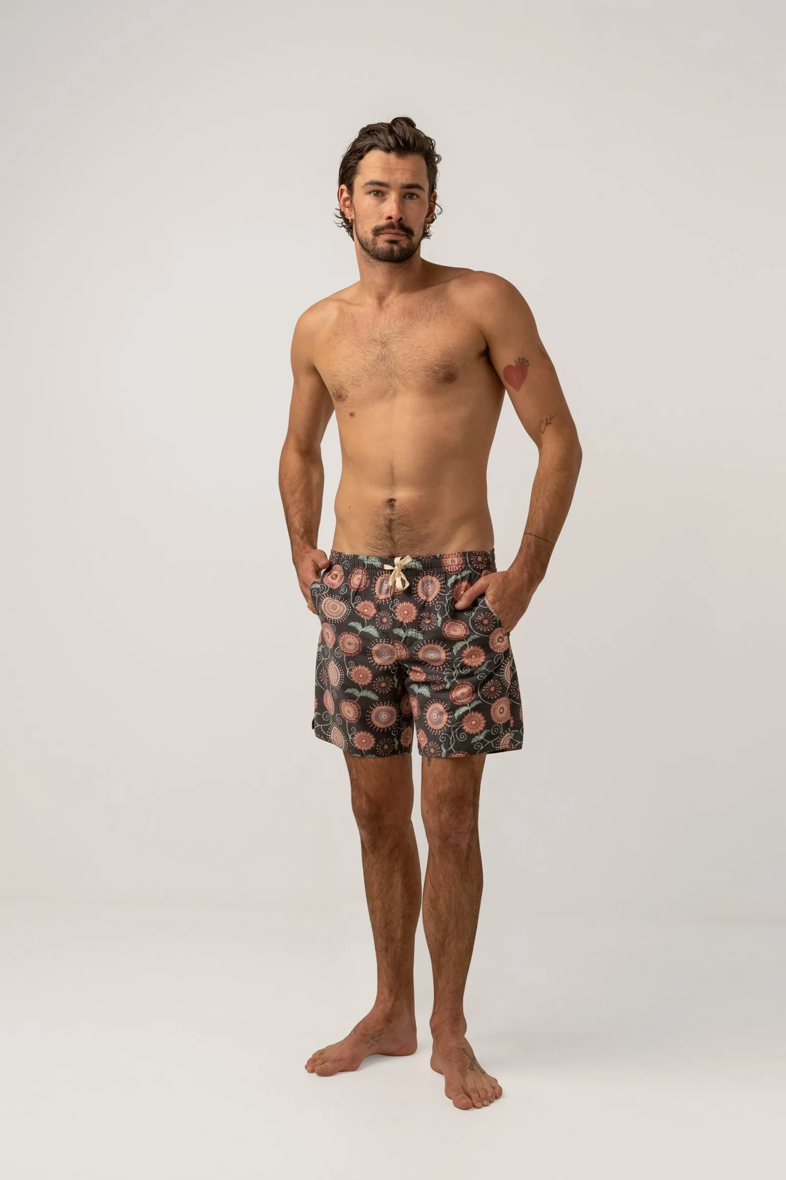 PROTEA BEACH SHORT - BLACK